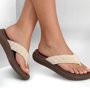 Sketchers Women's Natural Asana Luxe Valley Chic 2 Slide Sandals Size 8